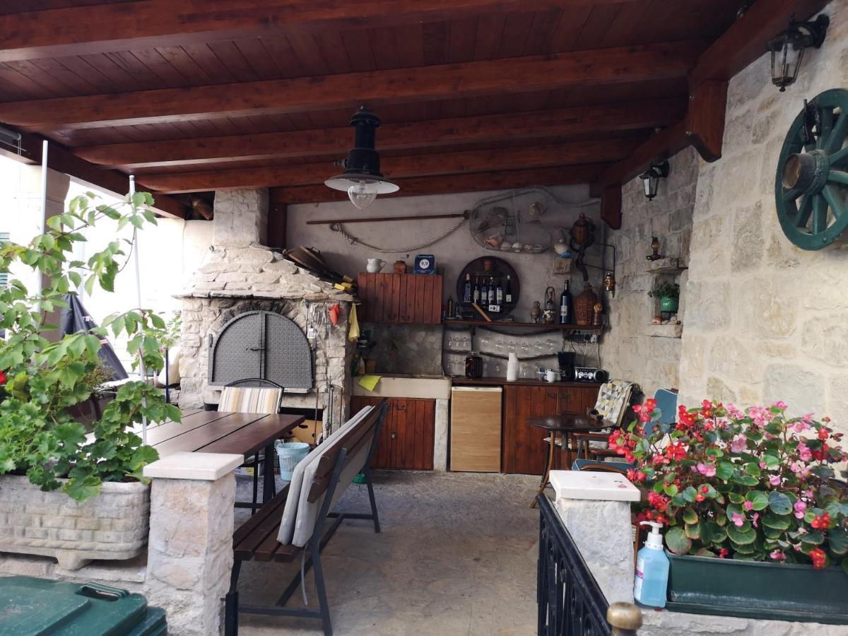 Apartments Spiro Split Bagian luar foto