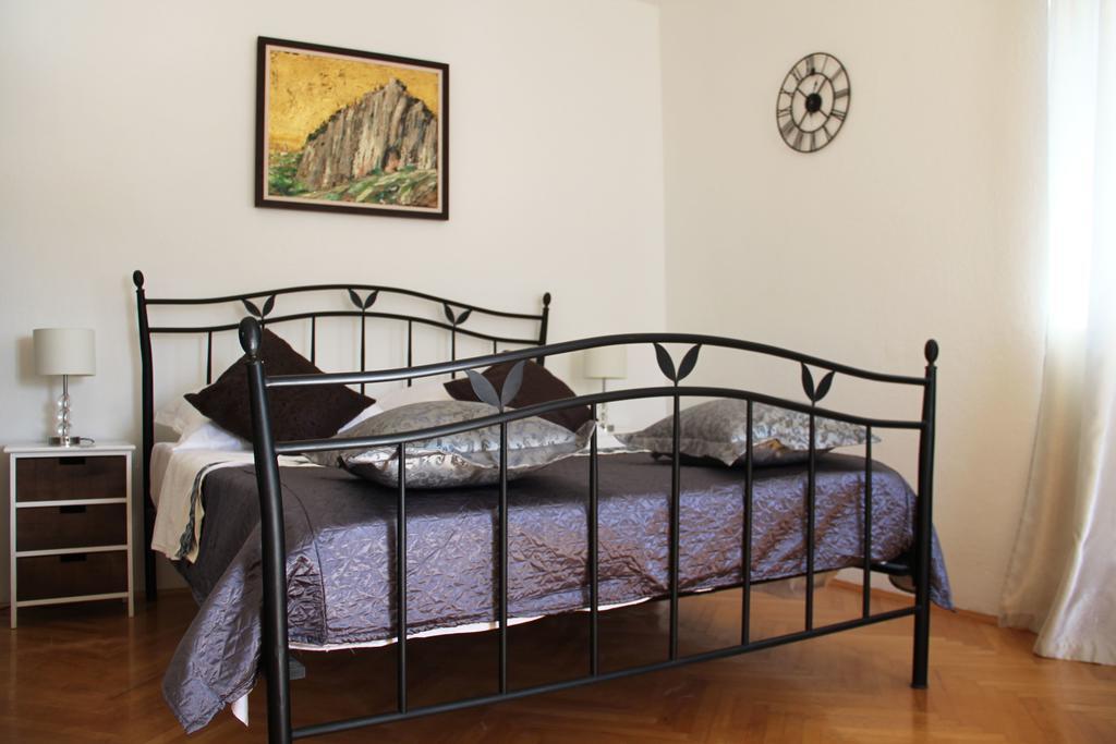 Apartments Spiro Split Bagian luar foto