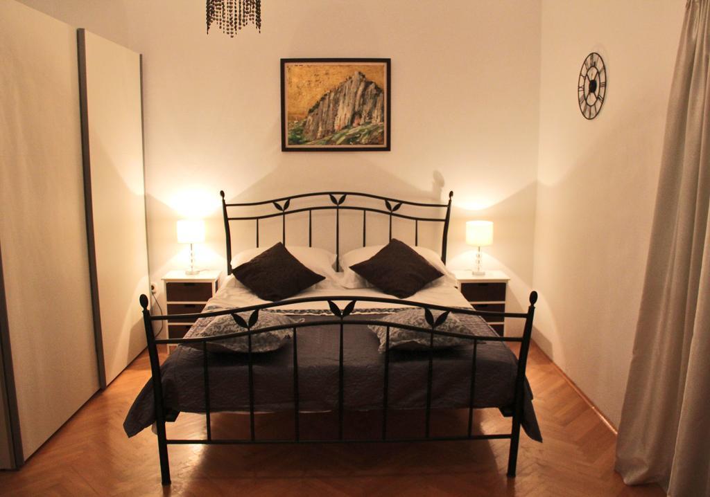Apartments Spiro Split Bagian luar foto