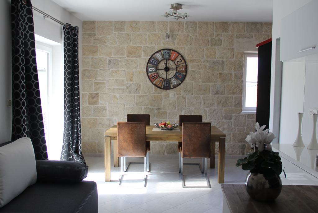 Apartments Spiro Split Bagian luar foto