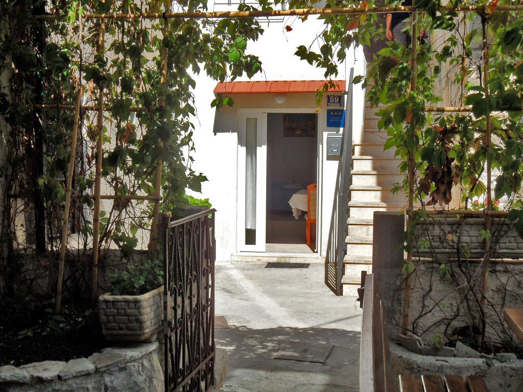 Apartments Spiro Split Bagian luar foto